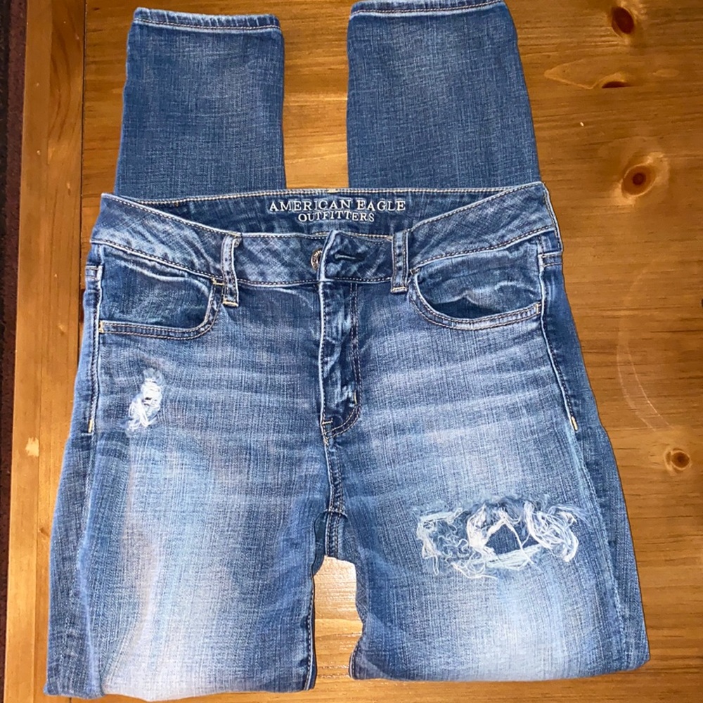 Distressed American Eagle Jeans 👖
